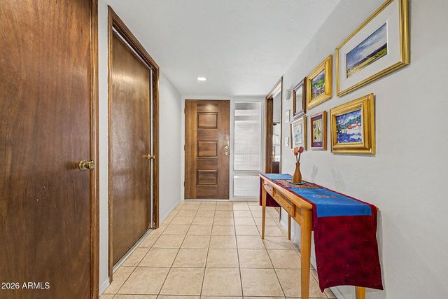 5450 E CAMBRIDGE Avenue, Phoenix, AZ 85008