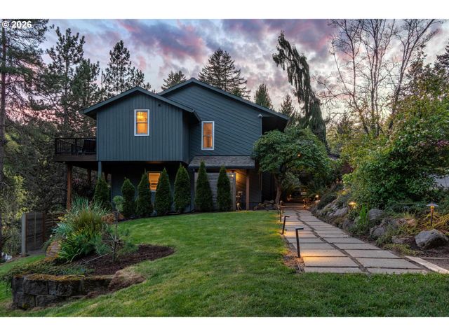 211 Nw SEBLAR Dr, Portland, OR 97210