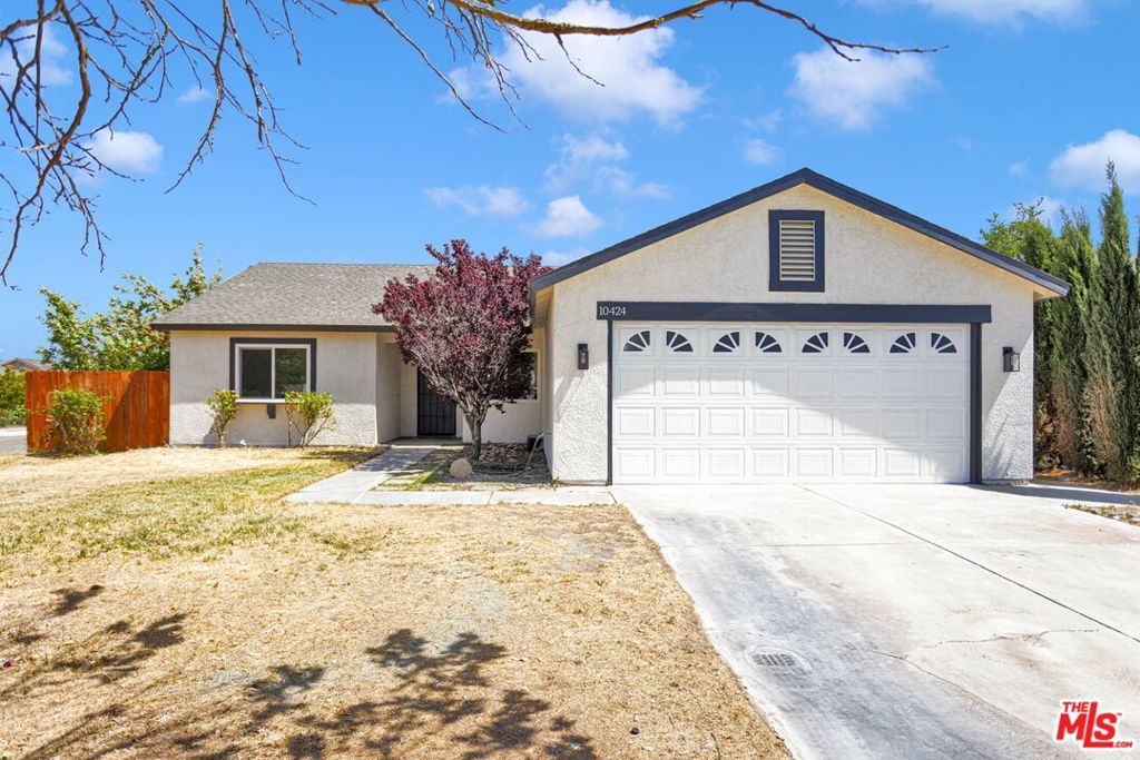 Image 2 of property listing at 10424 Peach Court, Adelanto, CA 92301