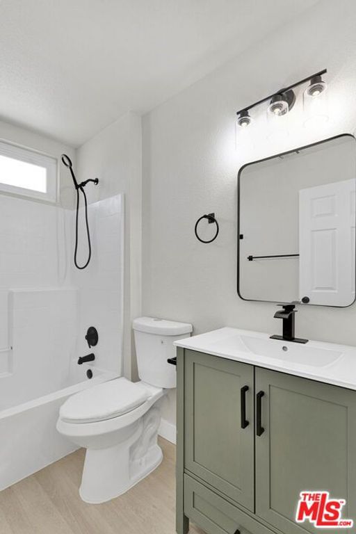 Image 22 of property listing at 10424 Peach Court, Adelanto, CA 92301