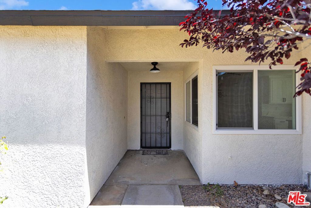 Image 3 of property listing at 10424 Peach Court, Adelanto, CA 92301