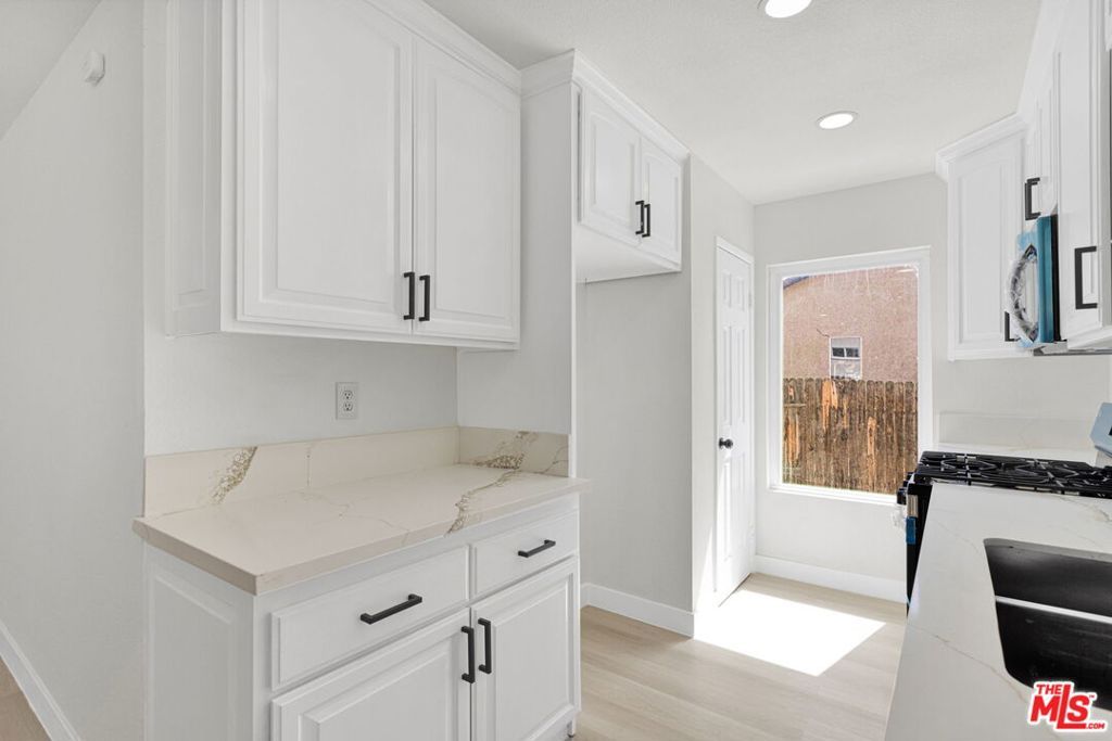 Image 9 of property listing at 10424 Peach Court, Adelanto, CA 92301