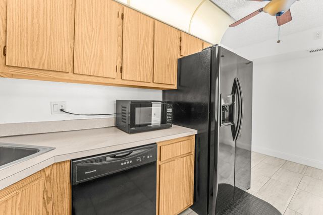 1117 Green Pine Boulevard D2, West Palm Beach, FL 33409