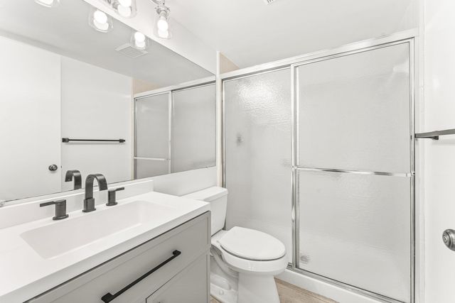 1117 Green Pine Boulevard D2, West Palm Beach, FL 33409