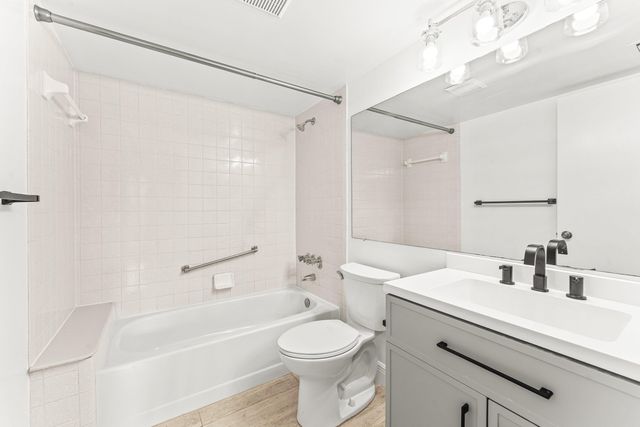 1117 Green Pine Boulevard D2, West Palm Beach, FL 33409