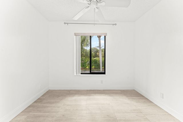 1117 Green Pine Boulevard D2, West Palm Beach, FL 33409