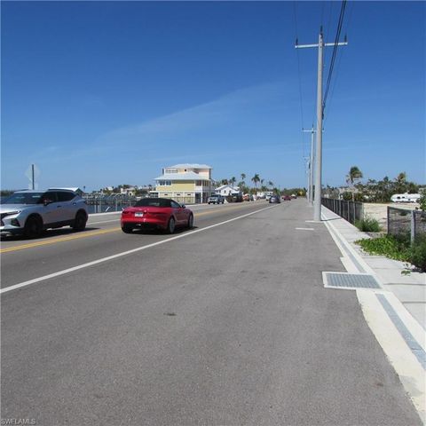 4262 Pine Island RD NW, Matlacha, FL 33993