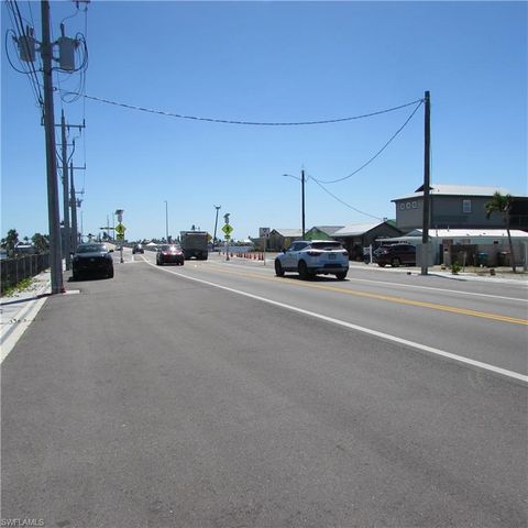 4262 Pine Island RD NW, Matlacha, FL 33993