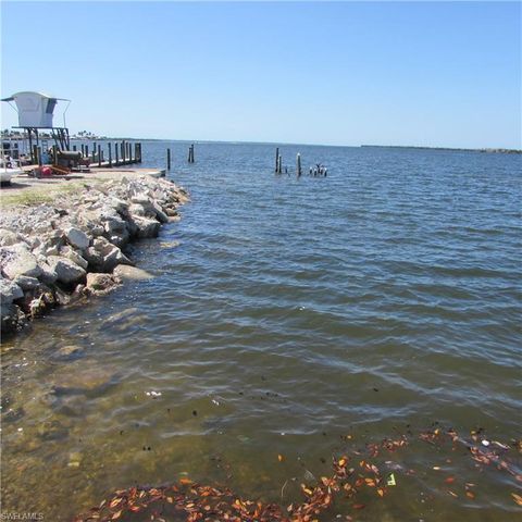 4262 Pine Island RD NW, Matlacha, FL 33993