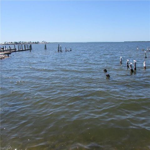 4262 Pine Island RD NW, Matlacha, FL 33993