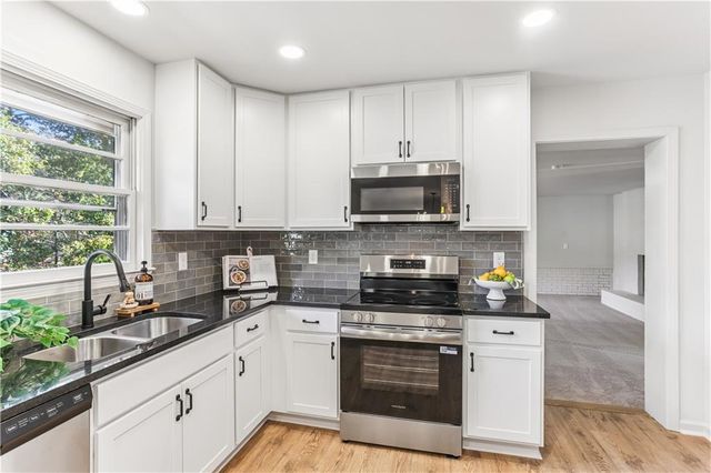 2179 Warren Drive, Austell, GA 30106