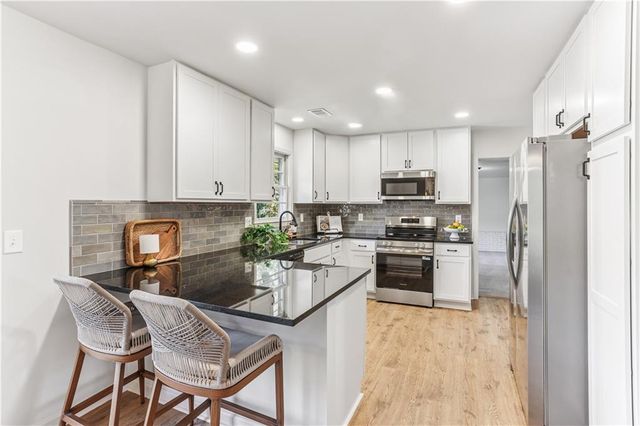 2179 Warren Drive, Austell, GA 30106