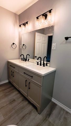 408 S Santa Fe Street, Wolfe City, TX 75496