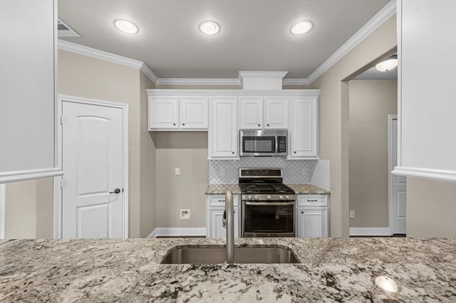 2034 Que Manor Drive, Houston, TX 77090