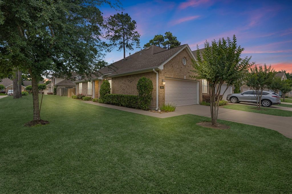 2034 Que Manor Drive, Houston, TX 77090