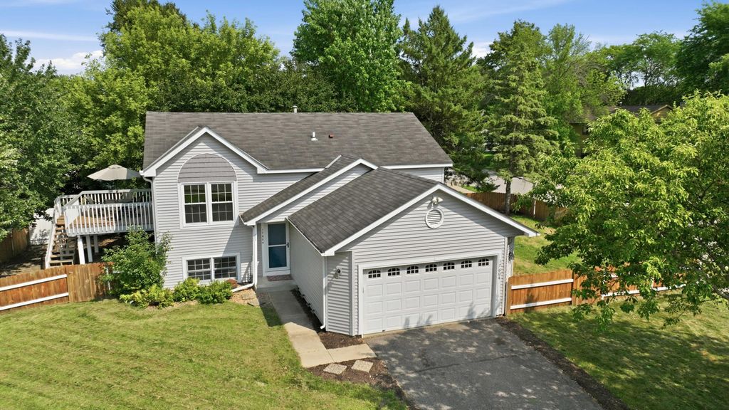 17604 Lorence Way, Eden Prairie, MN 55346