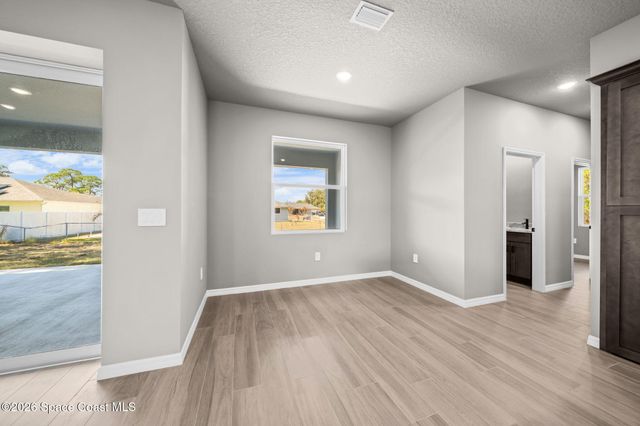 1008 Tevis Street SE, Palm Bay, FL 32909