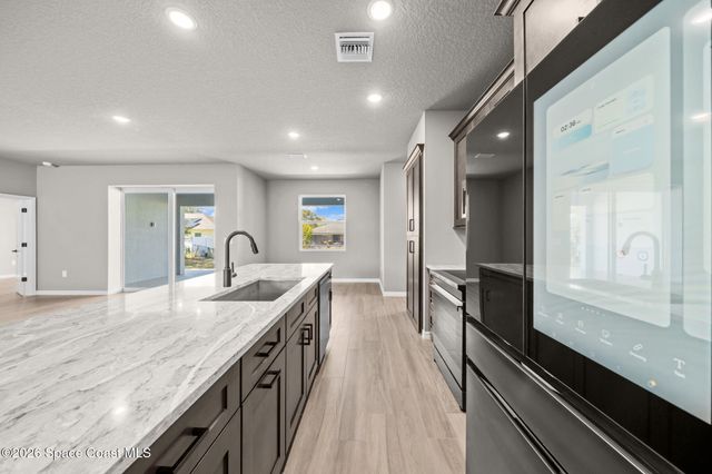 1008 Tevis Street SE, Palm Bay, FL 32909