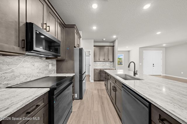 1008 Tevis Street SE, Palm Bay, FL 32909