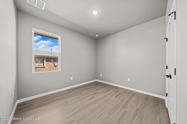 1008 Tevis Street SE, Palm Bay, FL 32909