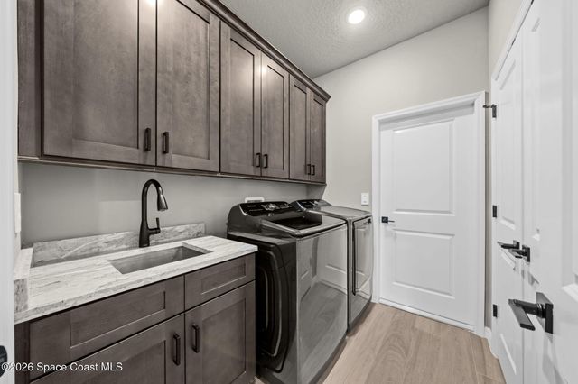 1008 Tevis Street SE, Palm Bay, FL 32909