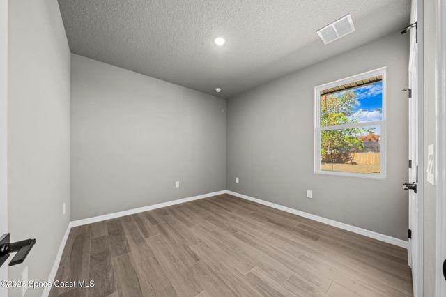 1008 Tevis Street SE, Palm Bay, FL 32909