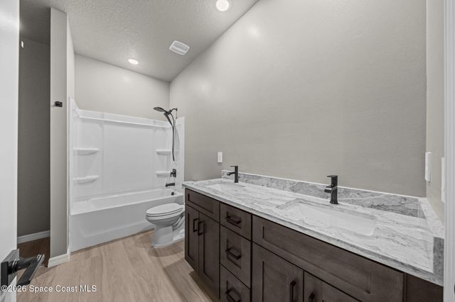 1008 Tevis Street SE, Palm Bay, FL 32909