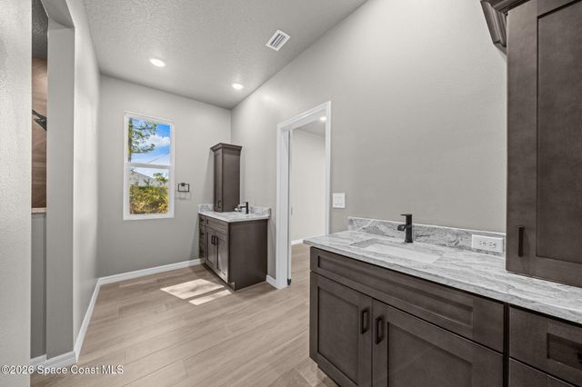 1008 Tevis Street SE, Palm Bay, FL 32909