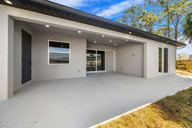 1008 Tevis Street SE, Palm Bay, FL 32909