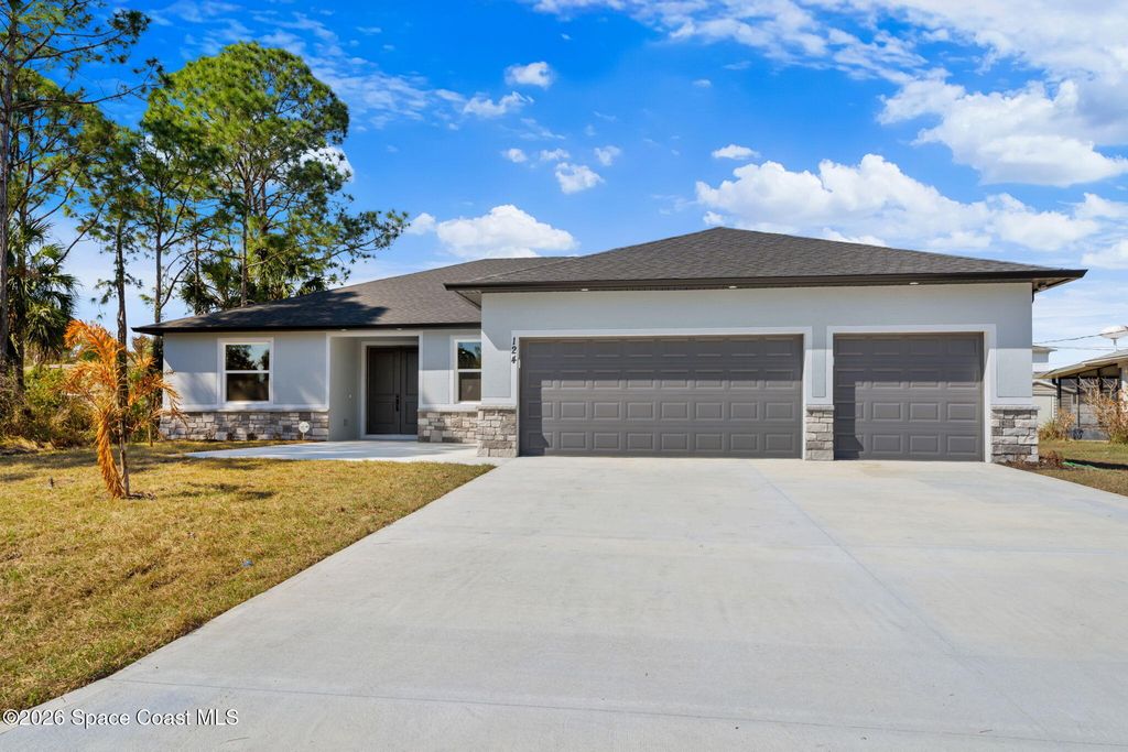 1008 Tevis Street SE, Palm Bay, FL 32909