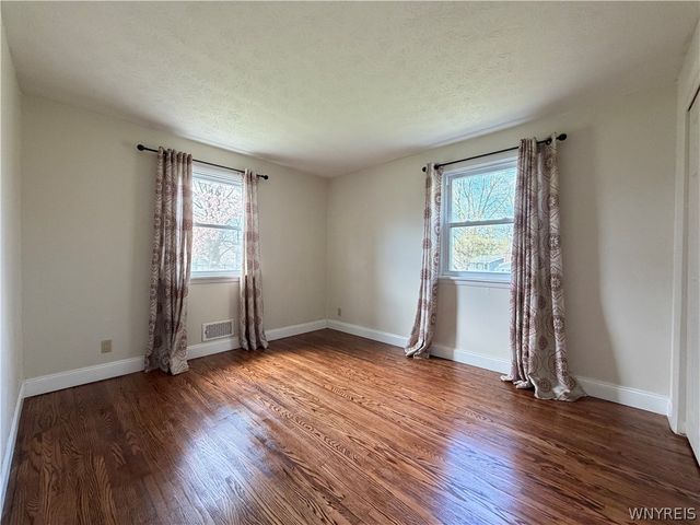 24 Dahlia Drive, Perinton, NY 14450