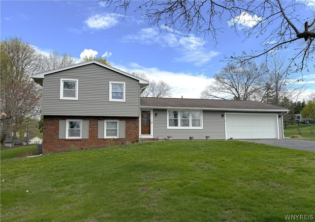 24 Dahlia Drive, Perinton, NY 14450