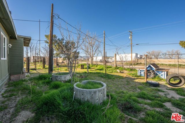 42450 2nd Street, Lancaster, CA 93535