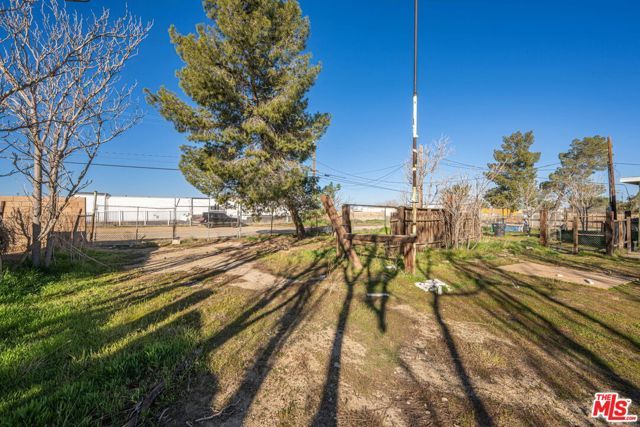 42450 2nd Street, Lancaster, CA 93535
