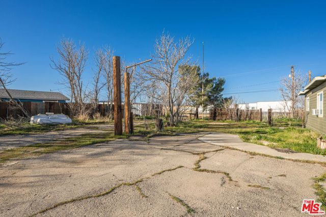 42450 2nd Street, Lancaster, CA 93535