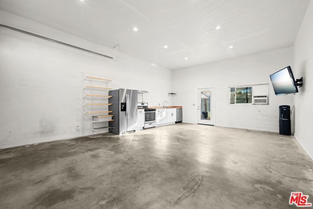 42450 2nd Street, Lancaster, CA 93535