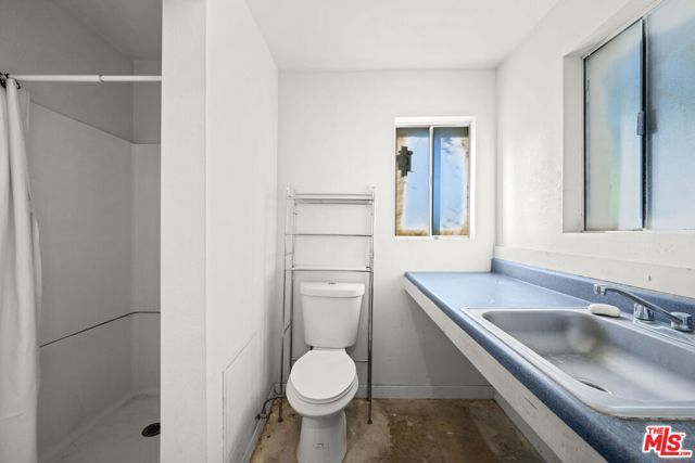 42450 2nd Street, Lancaster, CA 93535