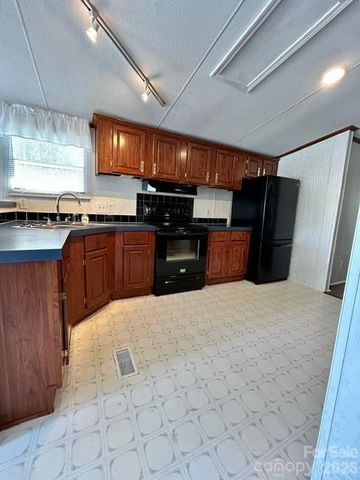 4123 Stonecreek Drive, Valdese, NC 28690