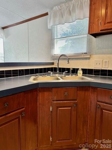 4123 Stonecreek Drive, Valdese, NC 28690
