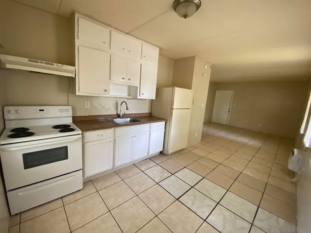 1401 NW 3rd Court 10, Fort Lauderdale, FL 33311