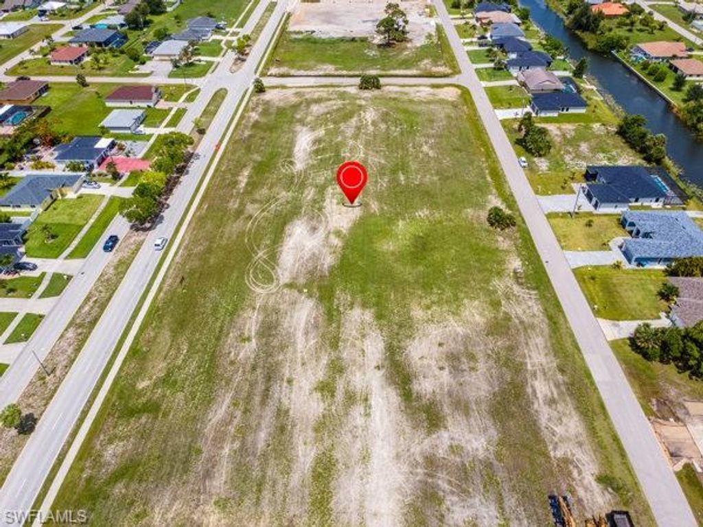 845 Trafalgar PKWY, CAPE CORAL, FL 33991 — photo 4