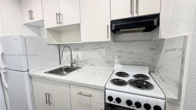 7619 Abbott Avenue 9, Miami Beach, FL 33141