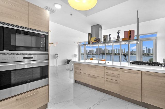 17111 Biscayne Blvd 411, North Miami Beach, FL 33160