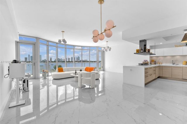 17111 Biscayne Blvd 411, North Miami Beach, FL 33160