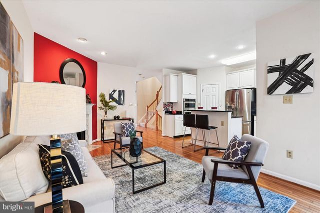 4153 KENTMERE SQ, Fairfax, VA 22030