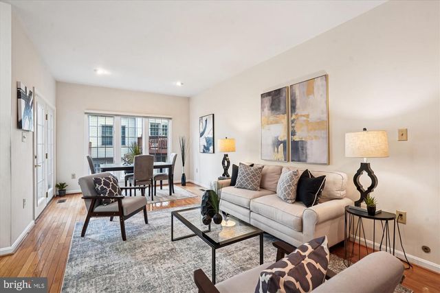 4153 KENTMERE SQ, Fairfax, VA 22030