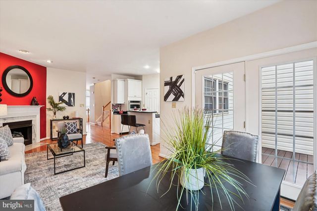 4153 KENTMERE SQ, Fairfax, VA 22030