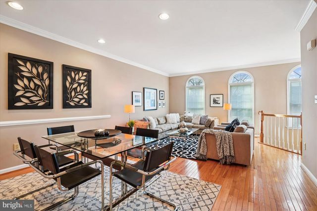 4153 KENTMERE SQ, Fairfax, VA 22030