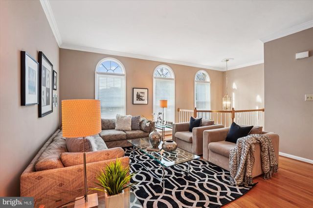 4153 KENTMERE SQ, Fairfax, VA 22030