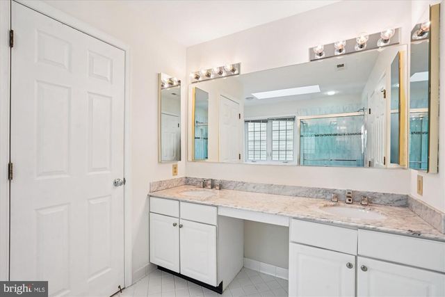 4153 KENTMERE SQ, Fairfax, VA 22030